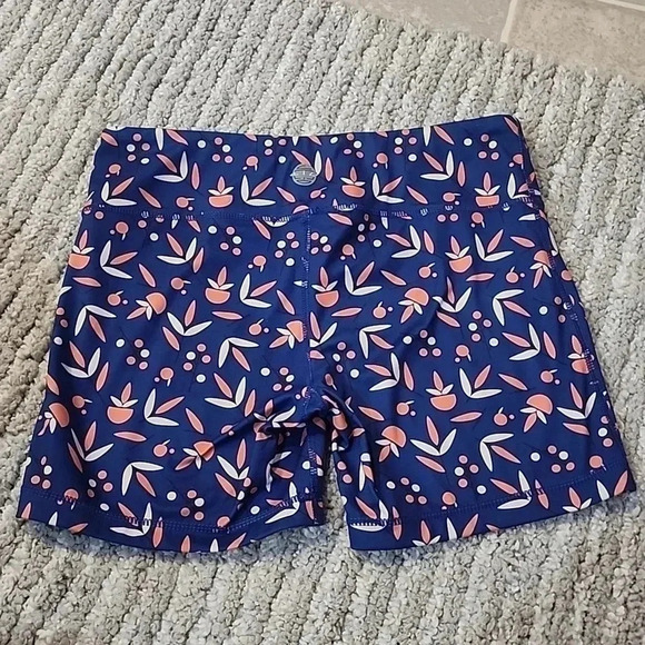 I Am Becoming Legging Shorts - Picture 2 of 3